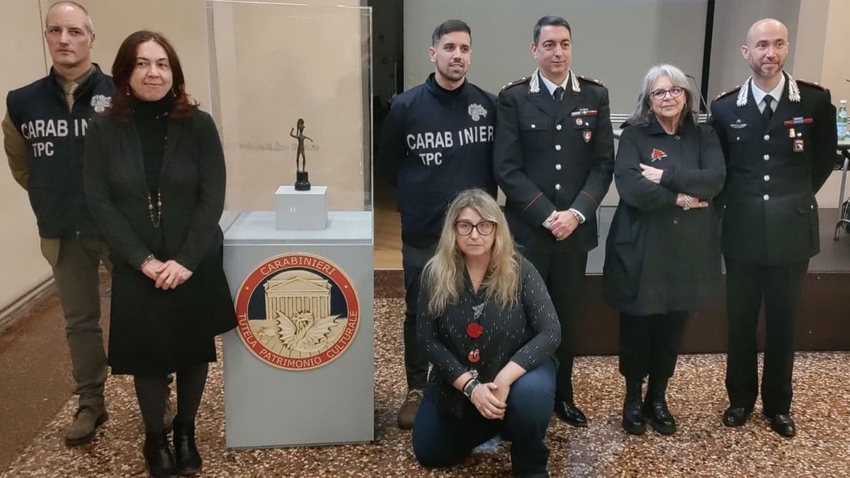 Statuetta etrusca recuperata e riportata a Bologna